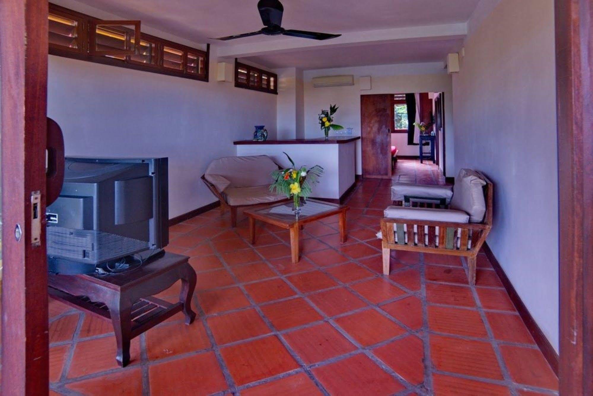 The Harbor Lights Palace Sihanoukville Eksteriør billede