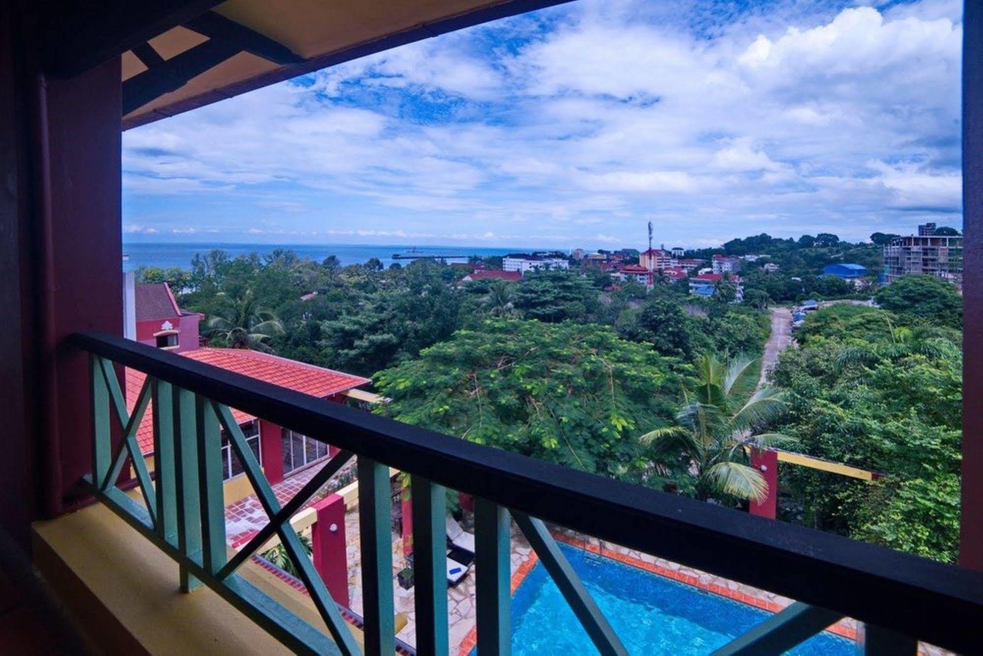 The Harbor Lights Palace Sihanoukville Eksteriør billede